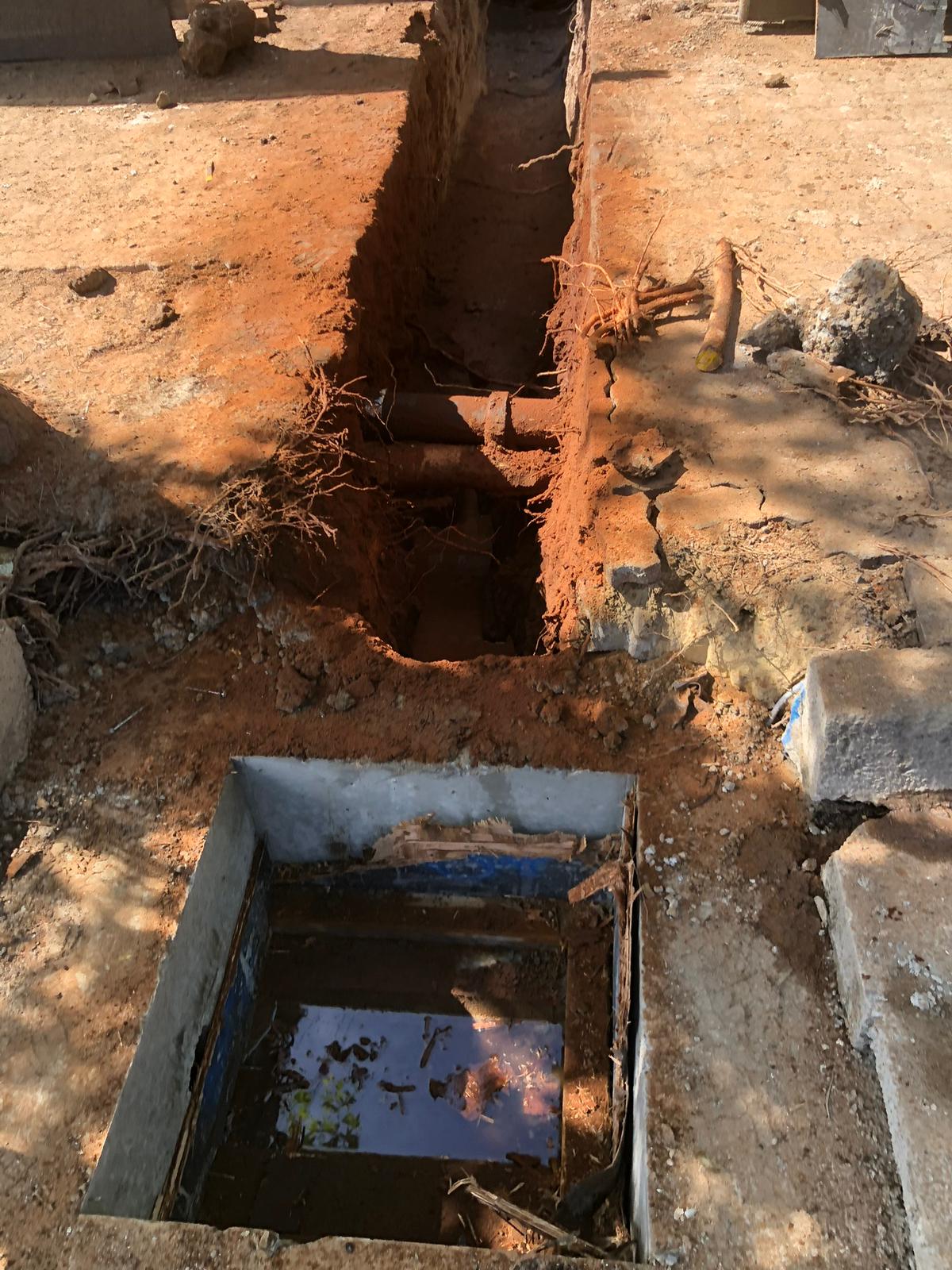 Trenching adjacent to structures and utilities